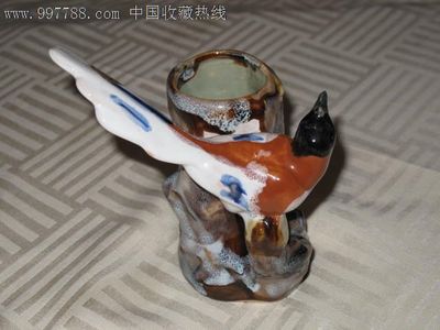 宜昌窯變瓷喜鵲登梅筆筒 老工藝美術(shù)品的靈動之美